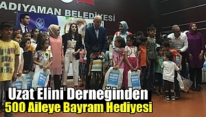 Eller Miniklerin Mutluluğu İçin Uzandı