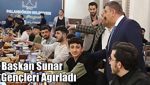 Başkan Sunar Gençlerle İftarda Buluştu