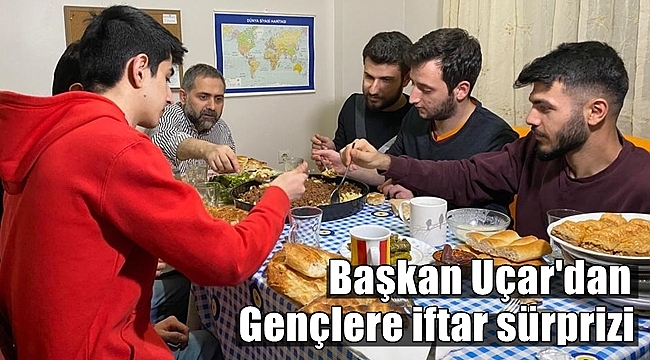 Başkan Uçar'dan Gençlere İftar Sürprizi