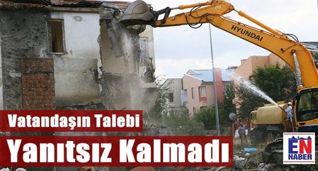Aziziye, Metruk Yapılardan Temizleniyor