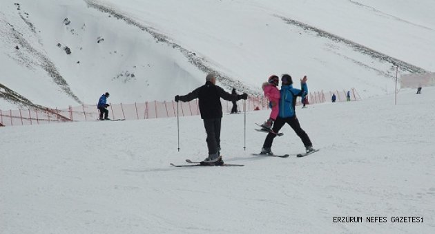 Doğu'da Kayak Keyfi Devam Ediyor