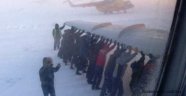 Pilot 'Bir el atın' Dedi, Yolcular Uçağı İtti!