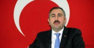 Gül'den Kıçtaroğlu'na 4 Gün Göndermesi