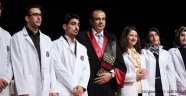 Tıpçılar Önlük Giydi