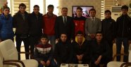 Buz Hokeyinde Birincilikle Döndük