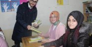 Kardeşleri İçin Kitap Topladılar