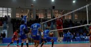 Kartallar Evinde Şahin Avladı