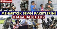 Mehmetçik Sevgi Paketlerini Halkla Paylaşıyor